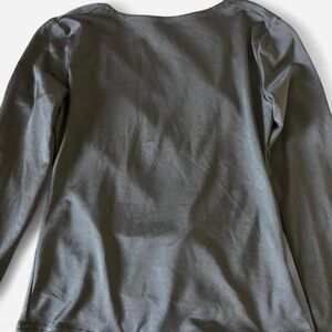 Backless Long Sleeve Women's Top in black